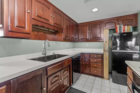 Kitchen - 2631 Northern Rd #830, Appleton, WI 54914 photo 4 of 5