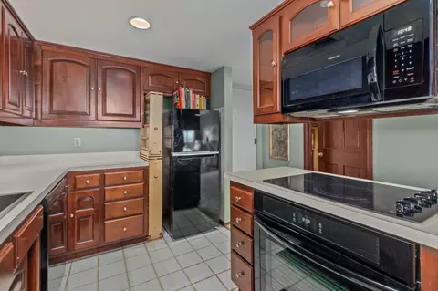 Kitchen - 2631 Northern Rd #830, Appleton, WI 54914 photo 3 of 5