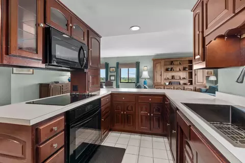 Kitchen - 2631 Northern Rd #830, Appleton, WI 54914 photo 2 of 5