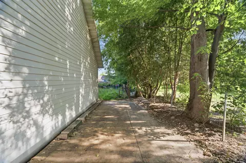 Exterior - 1928 S Lawe St, Appleton, WI 54915 photo 8 of 8
