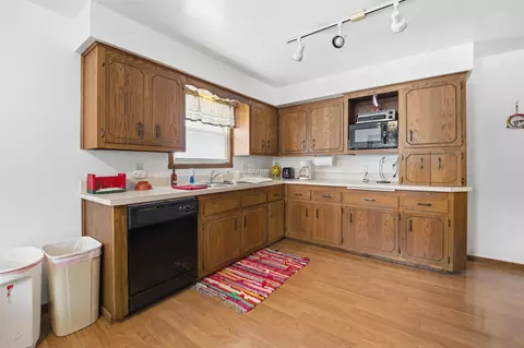 Kitchen - 1928 S Lawe St, Appleton, WI 54915 photo 1 of 4