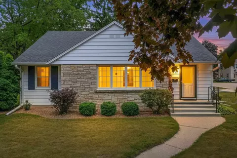 815 Dayton St, Mayville, WI 53050