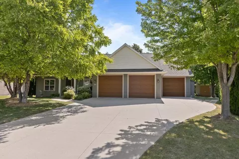 1841 Martingale Ln, Neenah, WI 54956