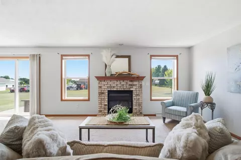 Living - n9678 Hopfensperger Road, Appleton, WI 54915 photo 3 of 3