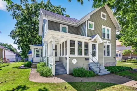 2013 Doty St, Oshkosh, WI 54902