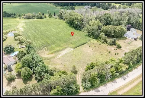Lyons Road, New London, WI 54961