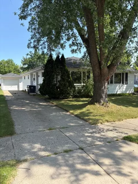 1021 Evans St, Neenah, WI 54956