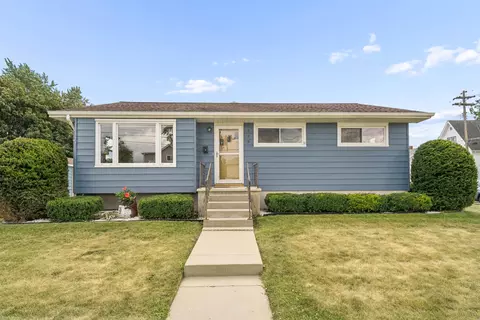 529 Breckenridge St, Mayville, WI 53050