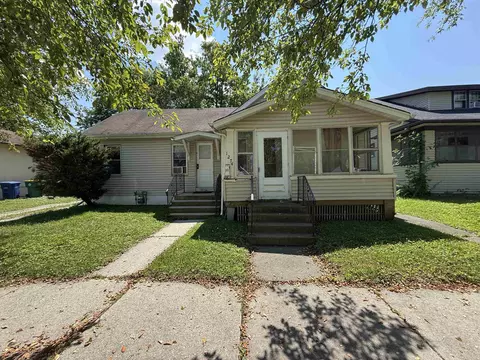1274 Stuart St, Green Bay, WI 54301
