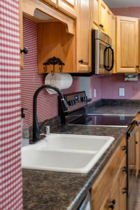 Kitchen - n341 Mayflower Road, Appleton, WI 54914 photo 3 of 7