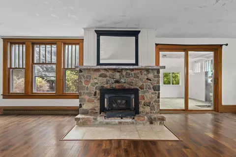 Living - n341 Mayflower Road, Appleton, WI 54914 photo 3 of 8