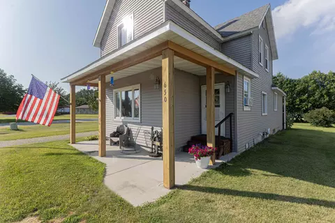 Exterior - 650 Schabow St, Gresham, WI 54128 photo 2 of 6