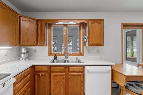 Kitchen - 1051 Main St, Wrightstown, WI 54180 photo 3 of 9