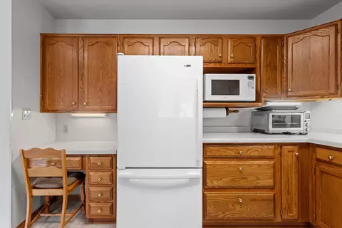 Kitchen - 1051 Main St, Wrightstown, WI 54180 photo 4 of 9
