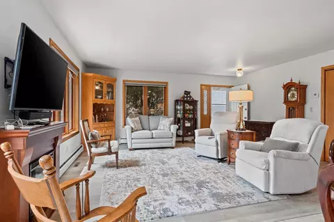Living - 1051 Main St, Wrightstown, WI 54180 photo 4 of 8