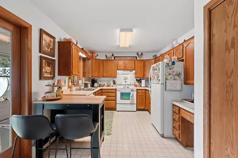 Kitchen - 1051 Main St, Wrightstown, WI 54180 photo 9 of 9