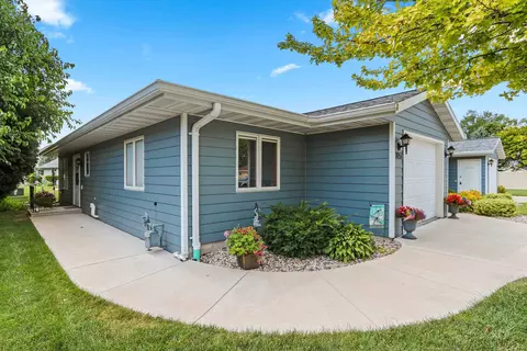Exterior - 1051 Main St, Wrightstown, WI 54180 photo 13 of 20