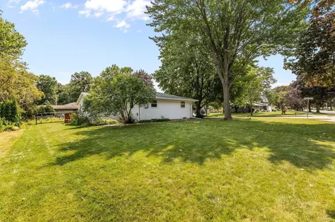Exterior - 1212 E Harding Dr, Appleton, WI 54915 photo 5 of 9