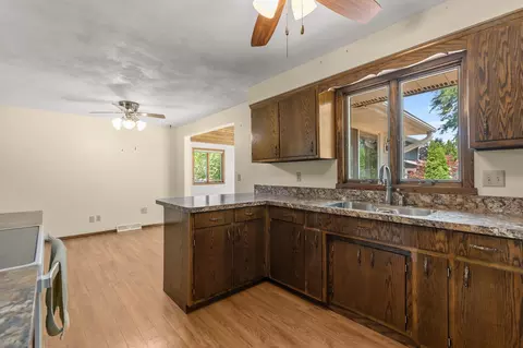 Kitchen - 1212 E Harding Dr, Appleton, WI 54915 photo 4 of 4