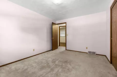Bedroom - 1212 E Harding Dr, Appleton, WI 54915 photo 5 of 6