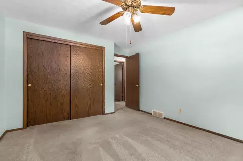 Bedroom - 1212 E Harding Dr, Appleton, WI 54915 photo 3 of 6