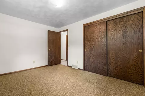 Bedroom - 1212 E Harding Dr, Appleton, WI 54915 photo 1 of 6