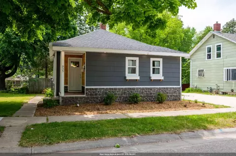 935 Quincy St, Sturgeon Bay, WI 54235