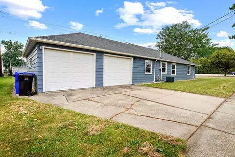 Exterior - 2020 N Meade St, Appleton, WI 54911 photo 2 of 3