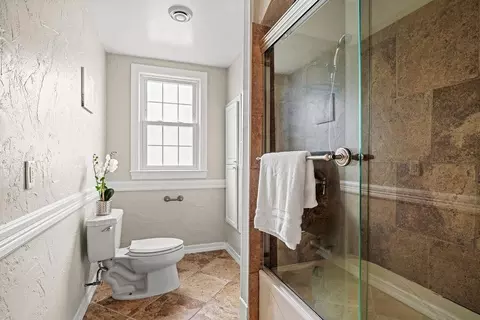 Bath - 2020 N Meade St, Appleton, WI 54911 photo 1 of 2