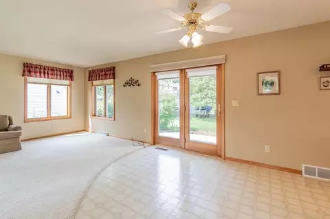 Living - 2507 N Lisa St, Appleton, WI 54914 photo 4 of 4