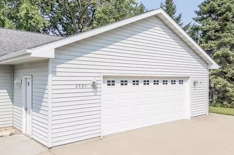 Exterior - 2507 N Lisa St, Appleton, WI 54914 photo 2 of 4