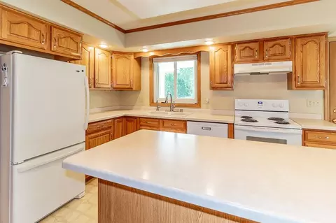 Kitchen - 2507 N Lisa St, Appleton, WI 54914 photo 3 of 5