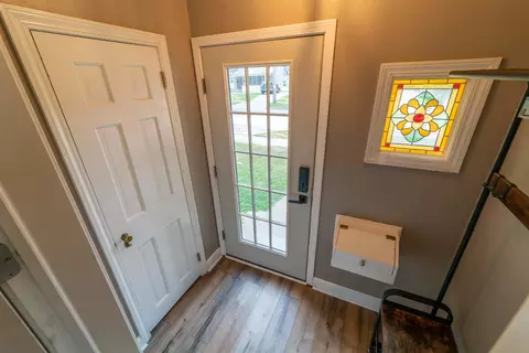 Entry Way - 1314 W Pine St, Appleton, WI 54914 photo 1 of 6