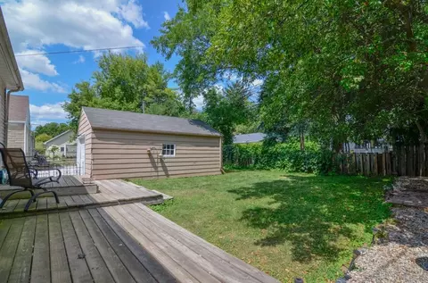 Exterior - 816 E Harrison St, Appleton, WI 54915 photo 7 of 9