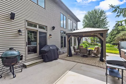 Exterior - 236 E Thornbrook Ln, Appleton, WI 54913 photo 8 of 15