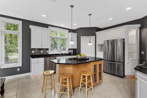 Kitchen - 236 E Thornbrook Ln, Appleton, WI 54913 photo 2 of 5