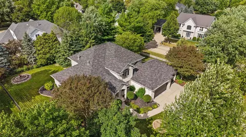 View/Area - 236 E Thornbrook Ln, Appleton, WI 54913 photo 1 of 28