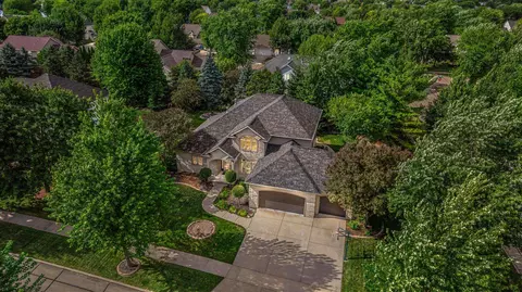View/Area - 236 E Thornbrook Ln, Appleton, WI 54913 photo 4 of 28