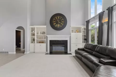 Living - 236 E Thornbrook Ln, Appleton, WI 54913 photo 4 of 4