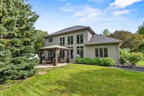 Exterior - 236 E Thornbrook Ln, Appleton, WI 54913 photo 12 of 15