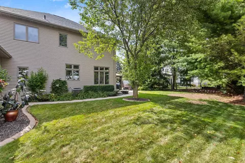 Exterior - 236 E Thornbrook Ln, Appleton, WI 54913 photo 6 of 15