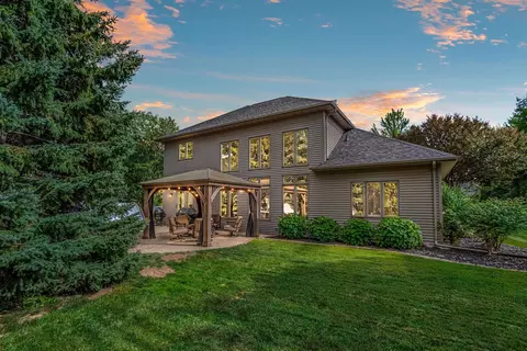 Exterior - 236 E Thornbrook Ln, Appleton, WI 54913 photo 13 of 15