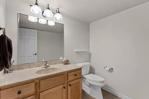 Bath - 236 E Thornbrook Ln, Appleton, WI 54913 photo 6 of 6