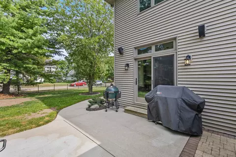 Exterior - 236 E Thornbrook Ln, Appleton, WI 54913 photo 14 of 15