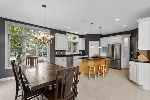 Kitchen - 236 E Thornbrook Ln, Appleton, WI 54913 photo 4 of 5