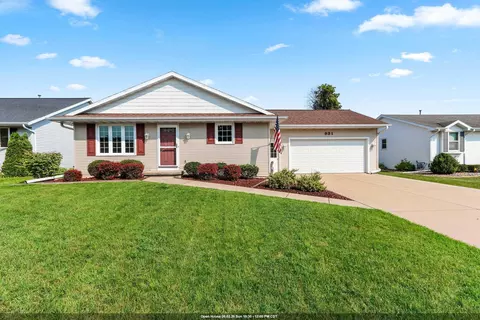 931 Gerard Dr, Green Bay, WI 54302