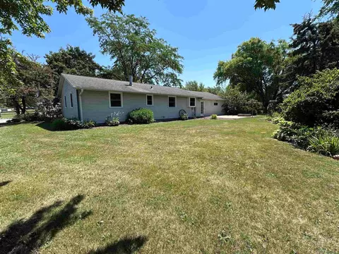 Exterior - 220 Short St, Wrightstown, WI 54180 photo 2 of 3