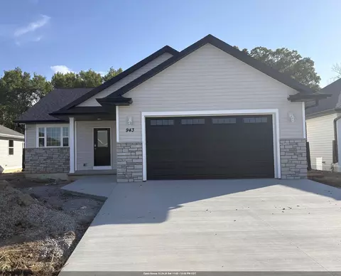 943 Enclave Ct, De Pere, WI 54115