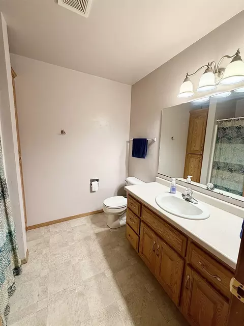 Bath - w5424 Red Clover Tr, Appleton, WI 54915 photo 3 of 7