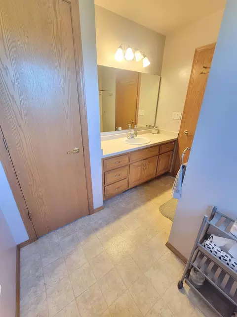 Bath - w5424 Red Clover Tr, Appleton, WI 54915 photo 1 of 4